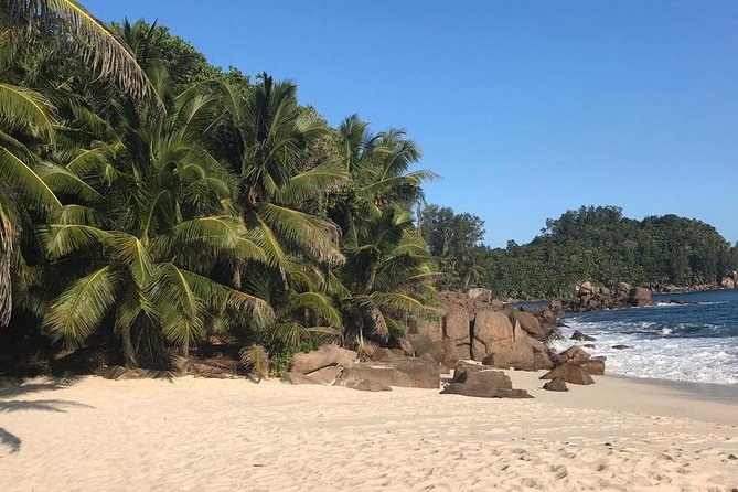 Beach hopping Tour on Mahe Seychelles - Port Launay keeps the water gentle