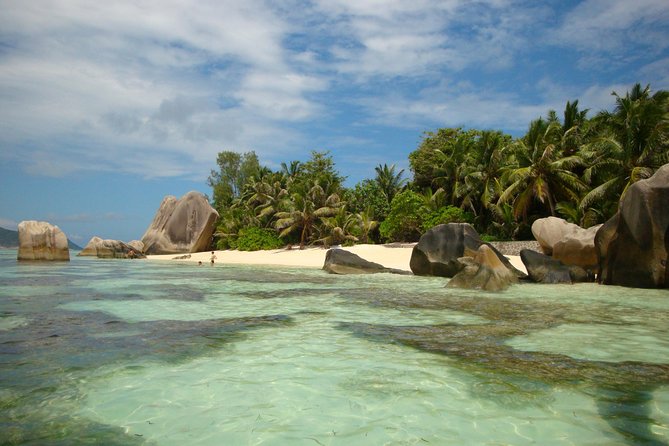 Cat Cocos: Mahe to La Digue Island Fast Ferry - Seating, Decks, and Luggage Rules