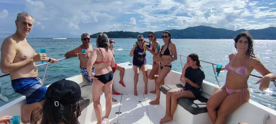 Curieuse Guided Tour, St Pierre, BBQ & 2 Snorkel Stops - A Creole BBQ served beside the tortoises