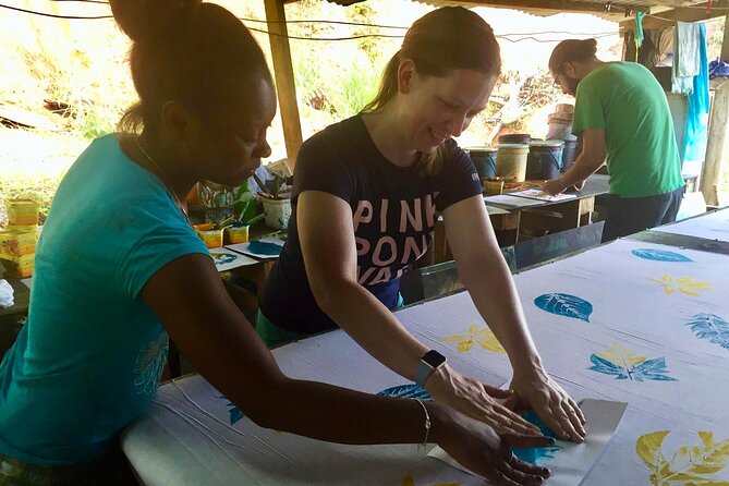 Learn the Traditional Seychelles Art of Sun Printing with Local Textile Designer - Waiting for the sun while enjoying local refreshments