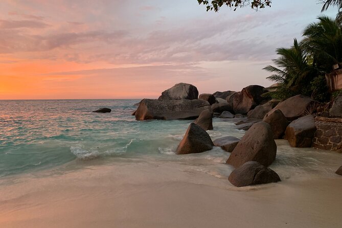 LGBTQIA, we look forward to seeing you | Island tour | Mahé | Seychelles - Anse Royale and the practical beach stop