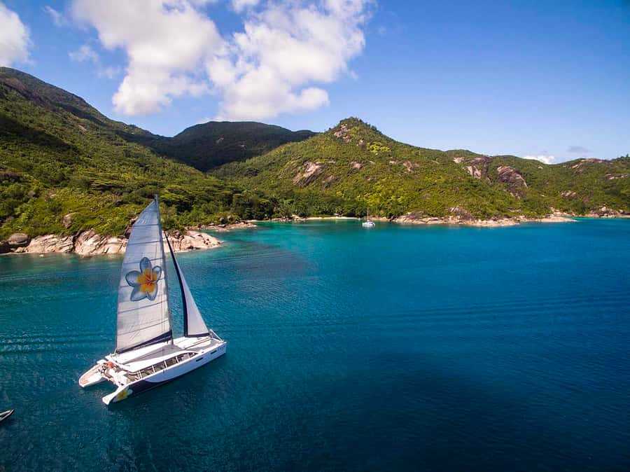 Mahé: Baie Ternay Park Catamaran Cruise with BBQ Lunch - Lunch served on the catamaran