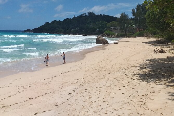 Mahe Island tour - Baie Lazare Beach: time for a proper pause
