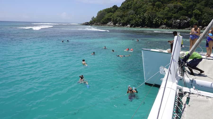Mahe: St.Anne Marine National Park Reef Safari with Lunch - The tropical cocktail and cruise back to Mahé