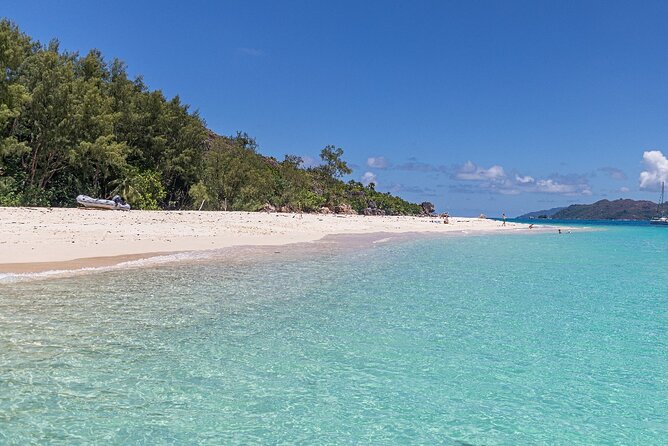 Praslin Curieuse, St Pierre &AnseLafarine fullday trip CreoleBBQ - Small group size and guide support