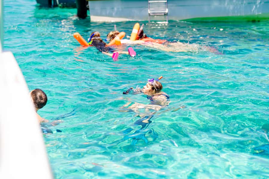 Praslin: Curieuse & St. Pierre Full-Day Boat Trip with Lunch - A Creole BBQ by the sea