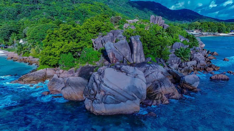 Praslin: Curieuse & St Pierre Island Day Trip with Barbecue - The beach barbecue is a real part of the experience
