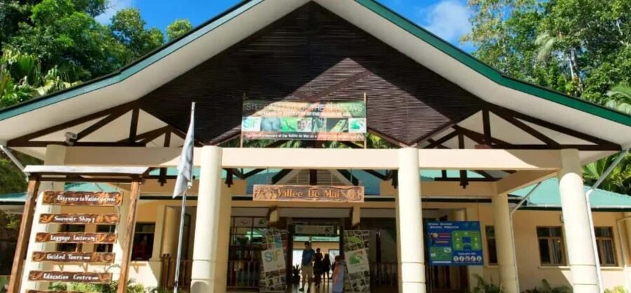 Praslin : Tour (Shared) - Why this Praslin route works so well