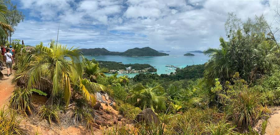 Praslin: Vallée de Mai and Anse Lazio Beach Full-day Tour - Why this Praslin day makes sense