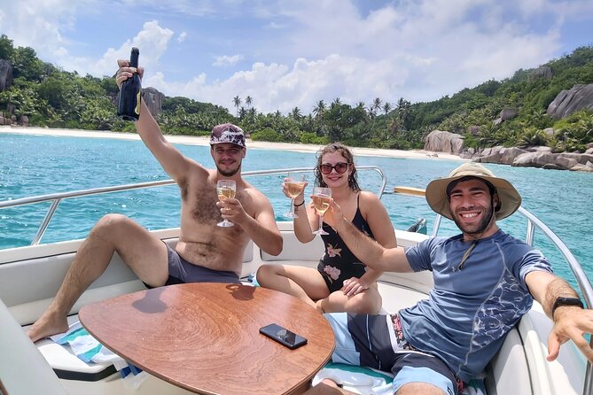 Private Seychelles Islands Tour by Boat with snacks & drinks - Snacks, drinks, and the real value of the price