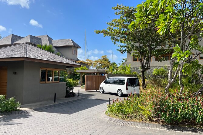 Private Transfer in Seychelles - What you should expect from Ted as a driver