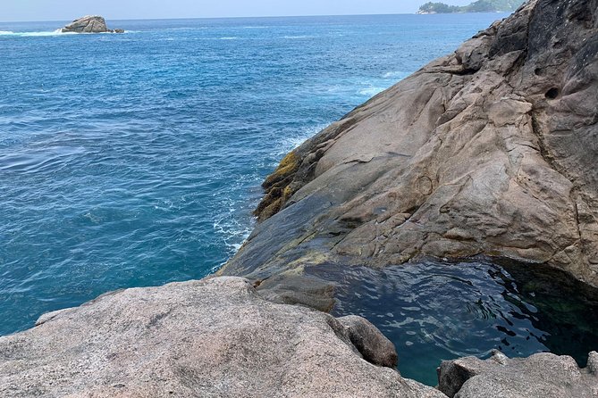 Rock Pool, dreamlike & unique experience | Mahé | Private hike | - Private transport and a flexible half-day plan