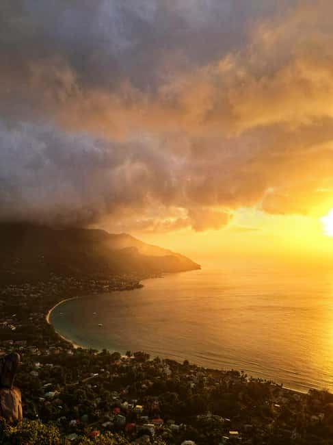 Sunset Explorer! Scenic Mountain Hike in Seychelles - The Morne Blanc Trail and safety briefing