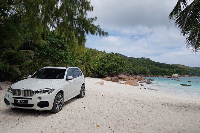 Taxi Services & Transfers on Praslin Island - The 10 to 30 minute ride to your accommodation